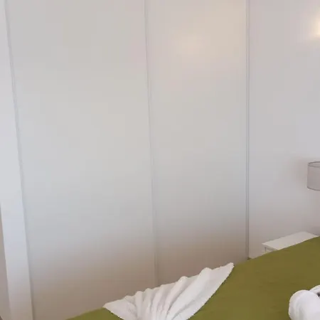 Apartment 9d Camoes - Casas & Papeis *